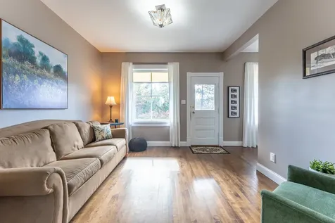 27 E Harvey Street Ely MN 55731