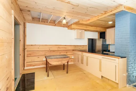 19 W 5th Street Duluth MN 55806