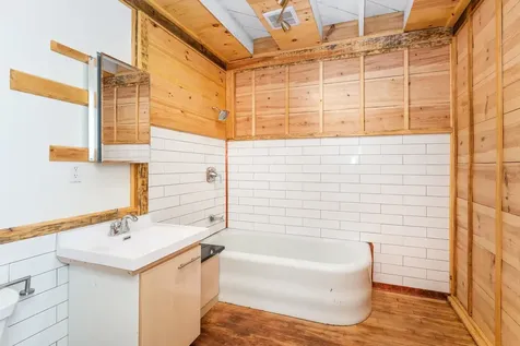 19 W 5th Street Duluth MN 55806