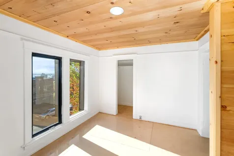 19 W 5th Street Duluth MN 55806