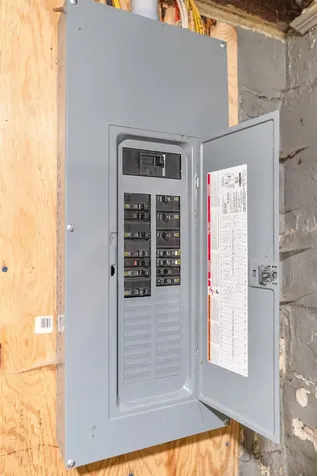 19 W 5th Street Duluth MN 55806