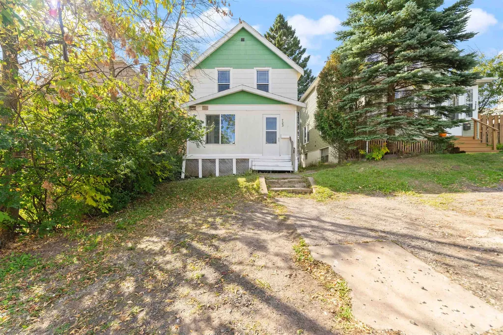 723 N 10th Avenue E Duluth MN 55805