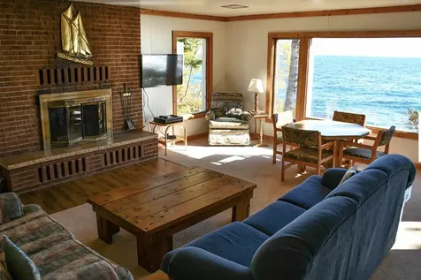 4860,4874 Hwy 61 W Lutsen MN 55612