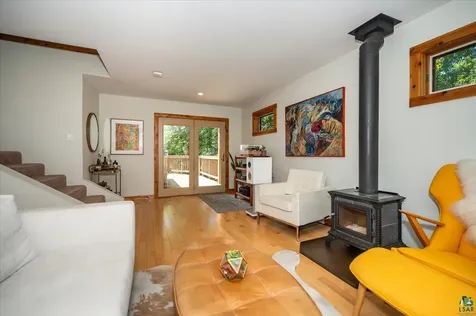 3239 S Lake Avenue Duluth MN 55802