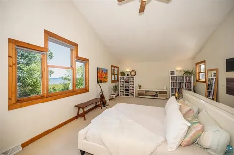 3239 S Lake Avenue Duluth MN 55802