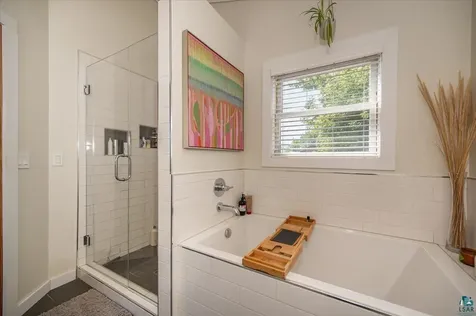 3239 S Lake Avenue Duluth MN 55802