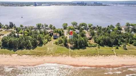 3239 S Lake Avenue Duluth MN 55802