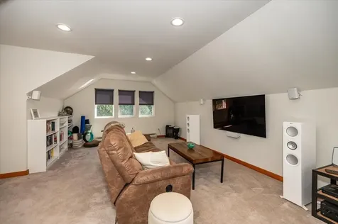 3239 S Lake Avenue Duluth MN 55802