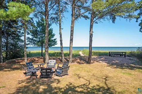 3239 S Lake Avenue Duluth MN 55802