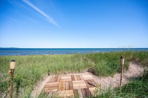 3239 S Lake Avenue Duluth MN 55802