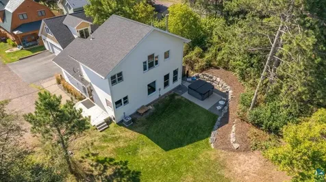 3239 S Lake Avenue Duluth MN 55802