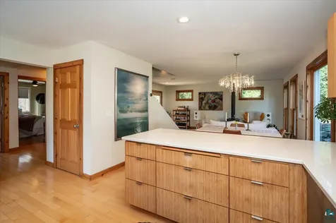 3239 S Lake Avenue Duluth MN 55802