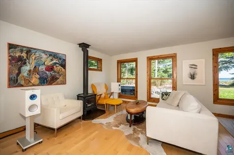 3239 S Lake Avenue Duluth MN 55802