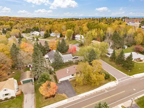 3310 Decker Road Duluth MN 55811