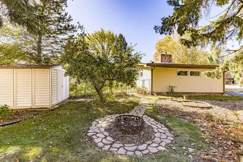 3310 Decker Road Duluth MN 55811