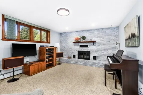 3310 Decker Road Duluth MN 55811