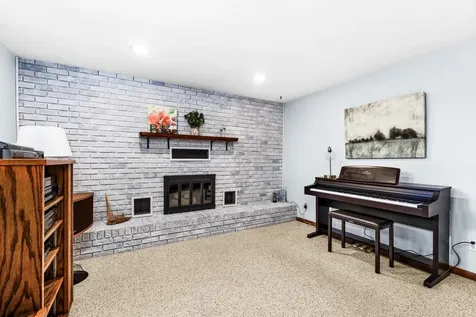 3310 Decker Road Duluth MN 55811