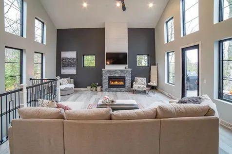 1919 Middle Lane Duluth MN 55811