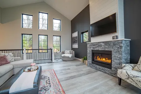 1919 Middle Lane Duluth MN 55811