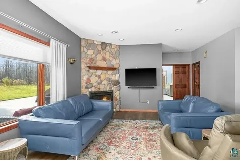 6048 Lakewood Road Duluth MN 55804-9617