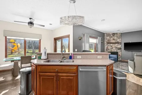 6048 Lakewood Road Duluth MN 55804-9617