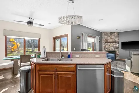 6048 Lakewood Road Duluth MN 55804-9617