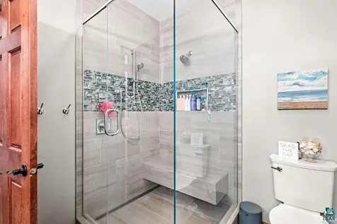 6048 Lakewood Road Duluth MN 55804-9617