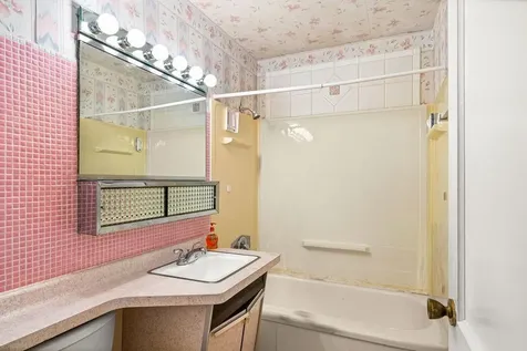 4931 Wyoming Street Duluth MN 55804