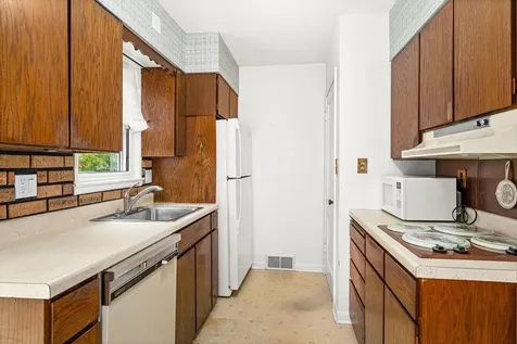 4931 Wyoming Street Duluth MN 55804