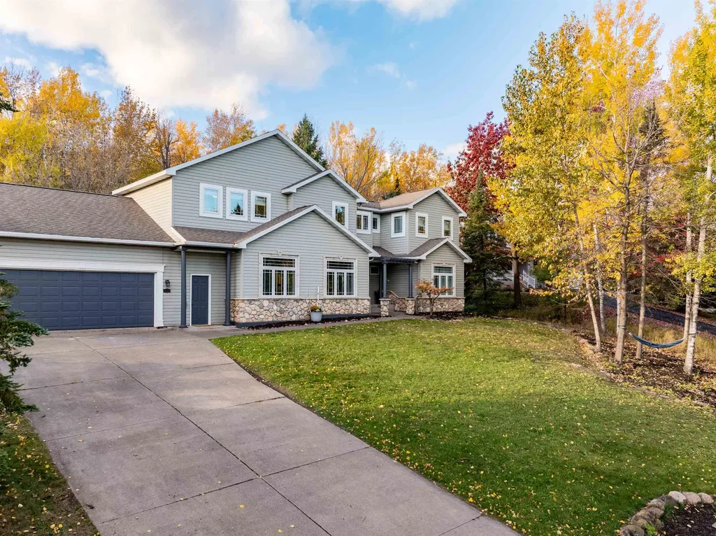 1123 Valley Drive Duluth MN 55804