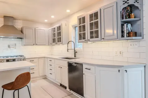 1123 Valley Drive Duluth MN 55804