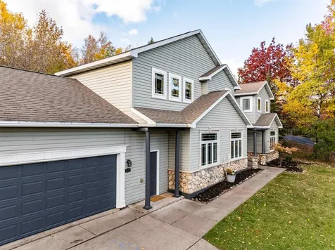 1123 Valley Drive Duluth MN 55804