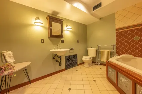 1123 Valley Drive Duluth MN 55804