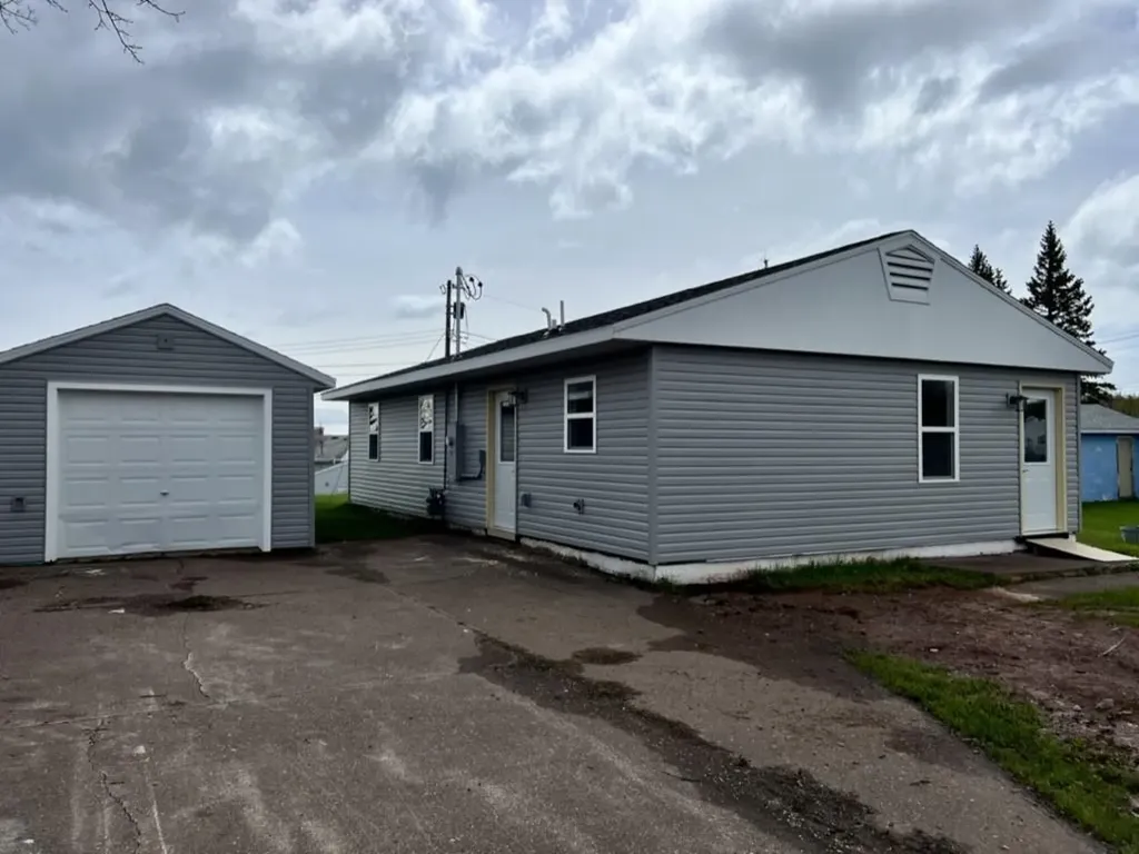 35 Field Road Silver Bay MN 55614