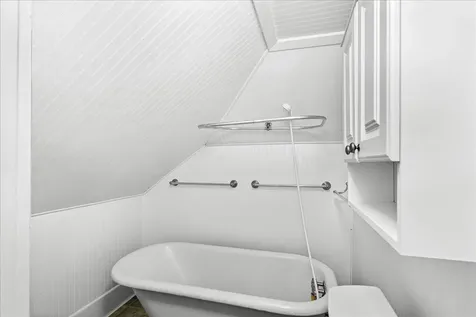 1832 E 3rd Street Duluth MN 55812