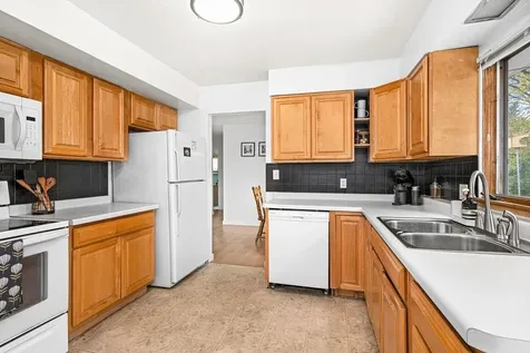 4911 Avondale Street Duluth MN 55804