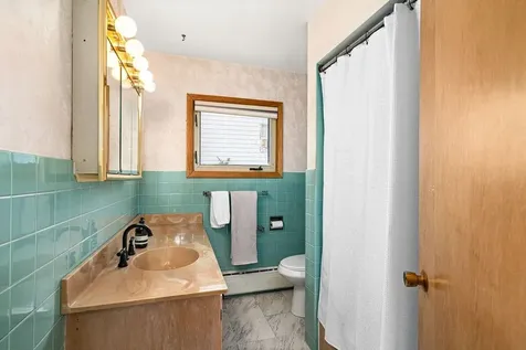 4911 Avondale Street Duluth MN 55804