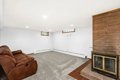 4911 Avondale Street Duluth MN 55804