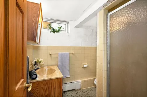 4911 Avondale Street Duluth MN 55804