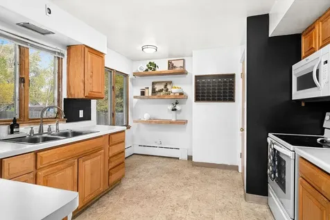 4911 Avondale Street Duluth MN 55804