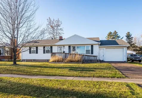 101 Hays Creek Silver Bay MN 55614