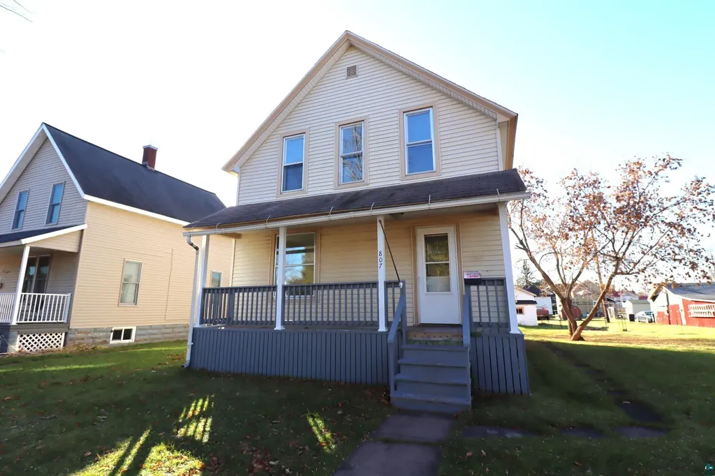 807 5th Avenue E Ashland WI 54806