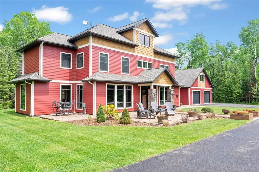 1753 Old North Shore Road Duluth MN 55804