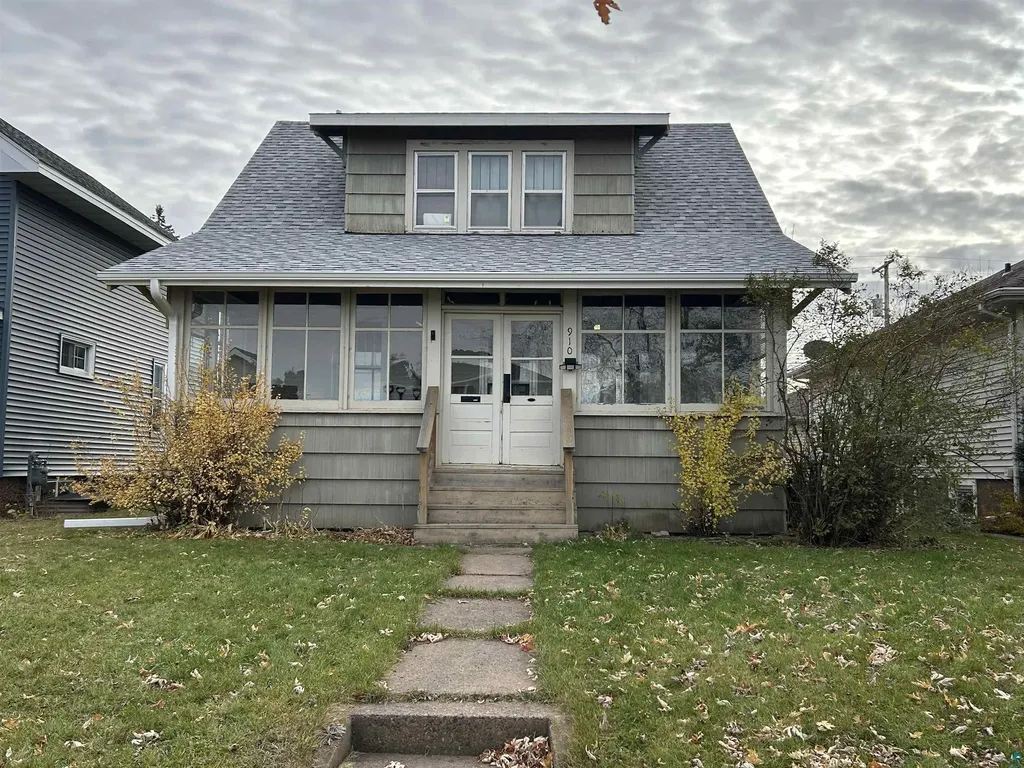 910 N 20th Street Superior WI 54880
