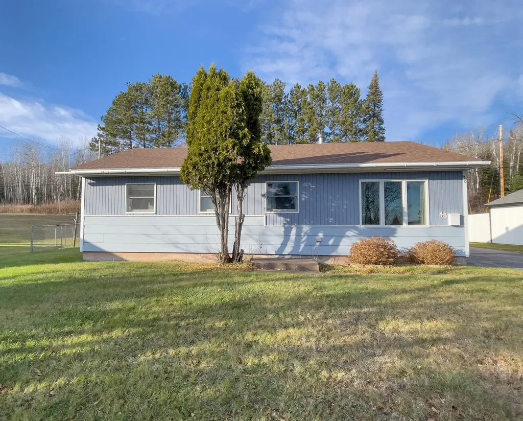 48 Davis Drive Silver Bay MN 55614