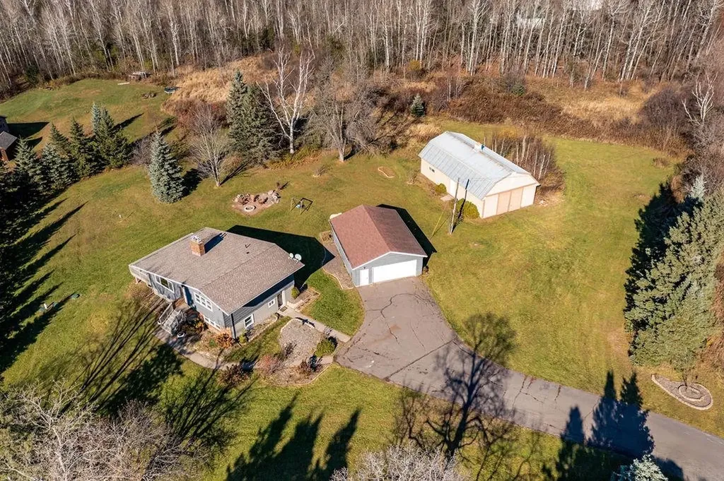 5113 Eagle Lake Road Duluth MN 55803
