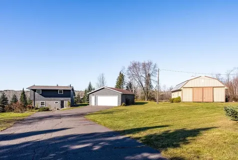 5113 Eagle Lake Road Duluth MN 55803
