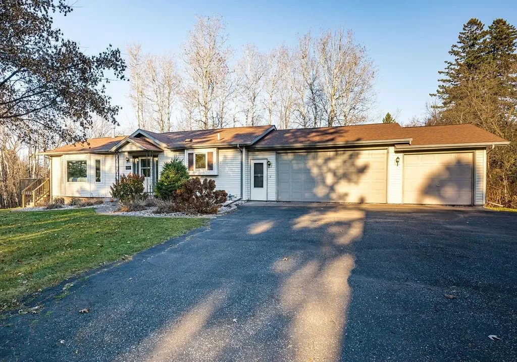 3625 E 6th Street Superior WI 54880