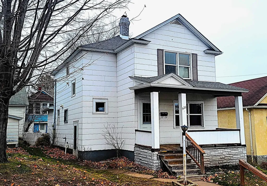 526 N 12 1/2 Avenue E Duluth MN 55805