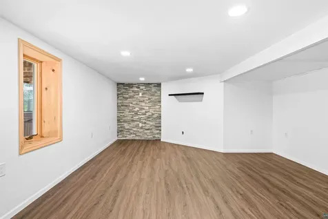 29 N Ridge Road Esko MN 55733